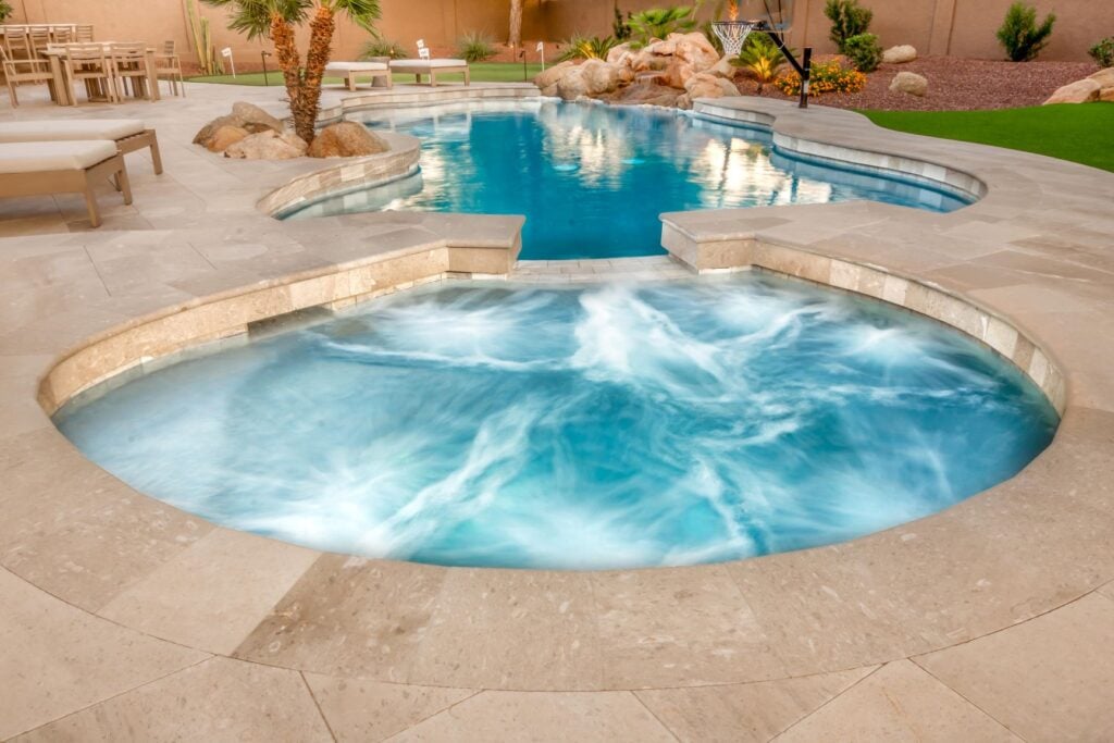Travertine hardscape detail