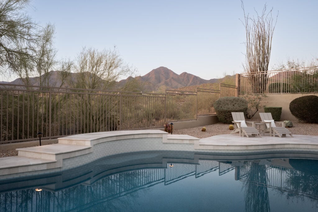 Stelse Residence — travertine pool and mountain view